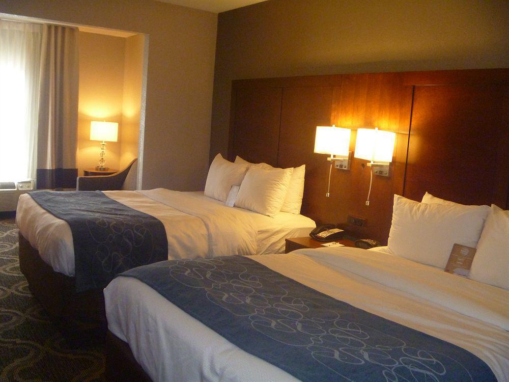 คอมฟอร์ต สวีท ไพน์วิลล์ - บาลันไทน์ แอเรีย Hotel ภายนอก รูปภาพ